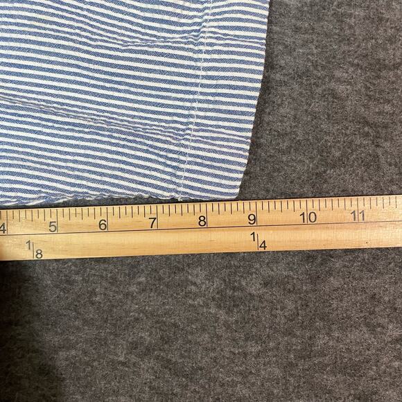 Chaps Pinstripe Shorts Men’s Size 34 White and Blue Preppy Casual - Picture 7 of 8